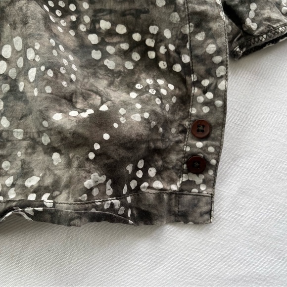 Columbia Patterned Button-down Shirt - Small - Picture 11 of 16